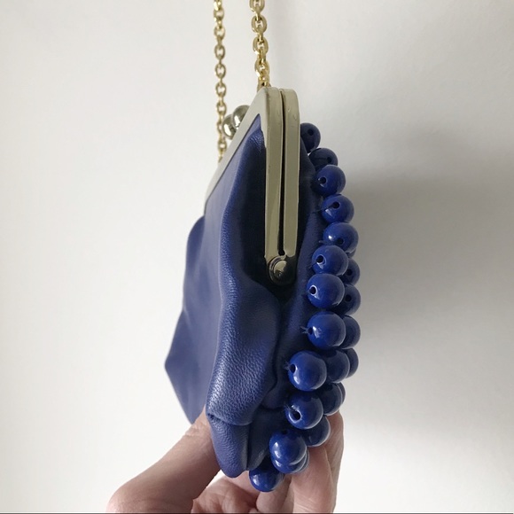 Blue beaded bag with gold tone kiss lock closure - Picture 9 of 15